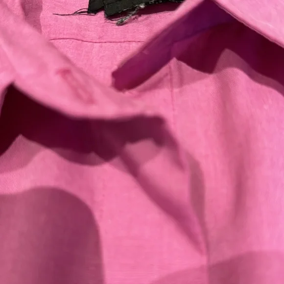 Cute button down top. - Picture 4 of 7